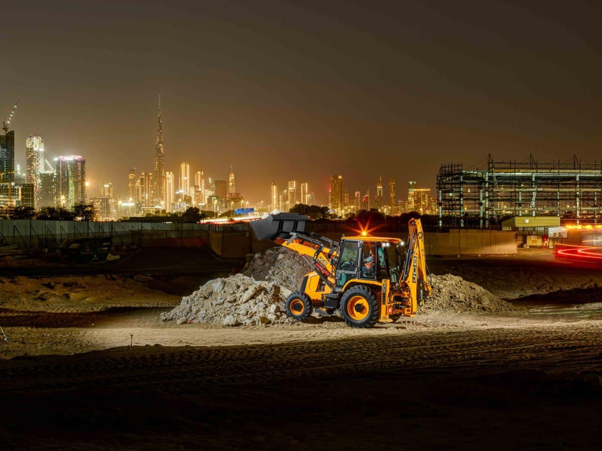 Jcb Unveils Updated Cx Backhoe Loader In Middle East