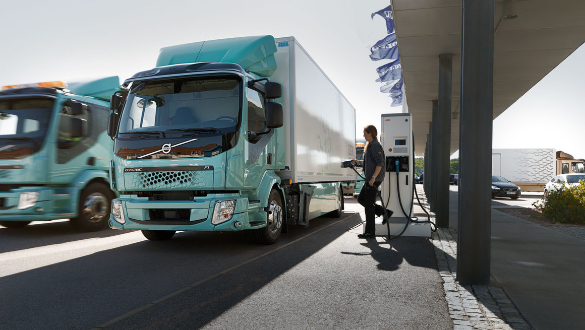 Volvo Trucks starts sales of its Volvo FL and Volvo FE electric models in selected markets in Europe