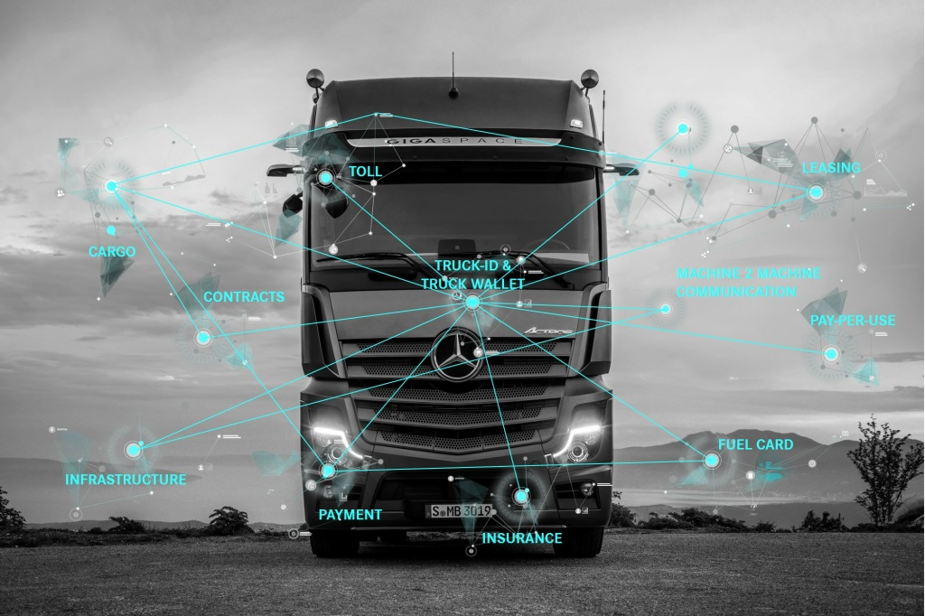 Daimler Trucks tests fully automated payment process with trucks at electric charging stations