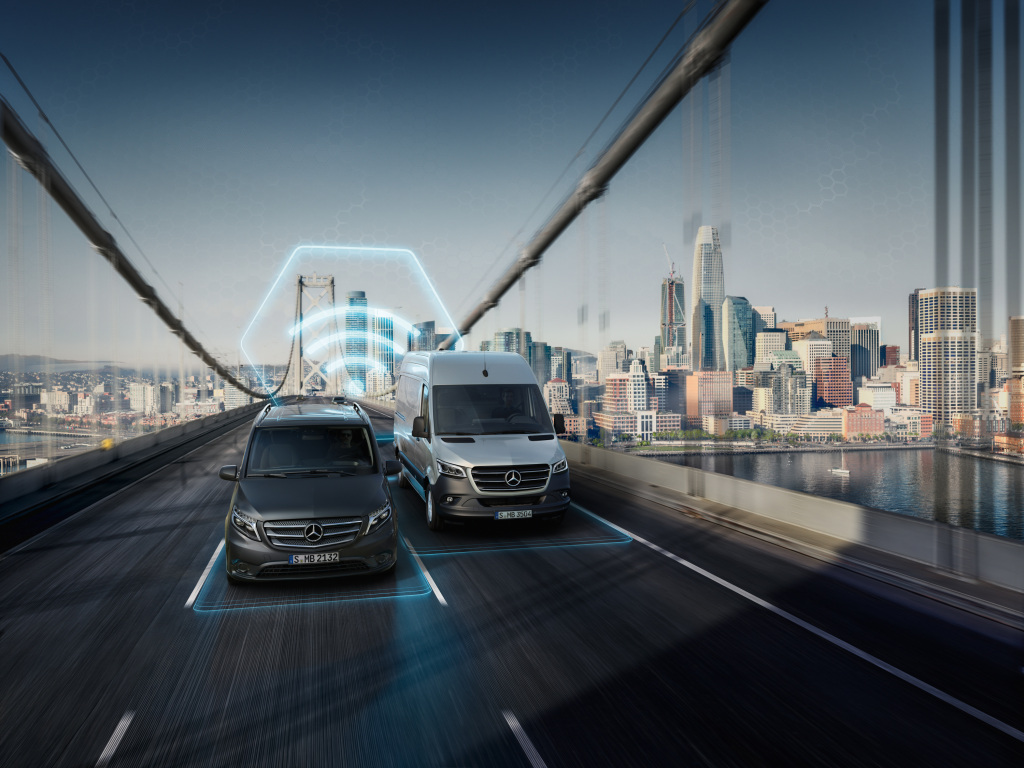 Mercedes PRO connect optimizes the communication between fleet manager, vehicle and driver