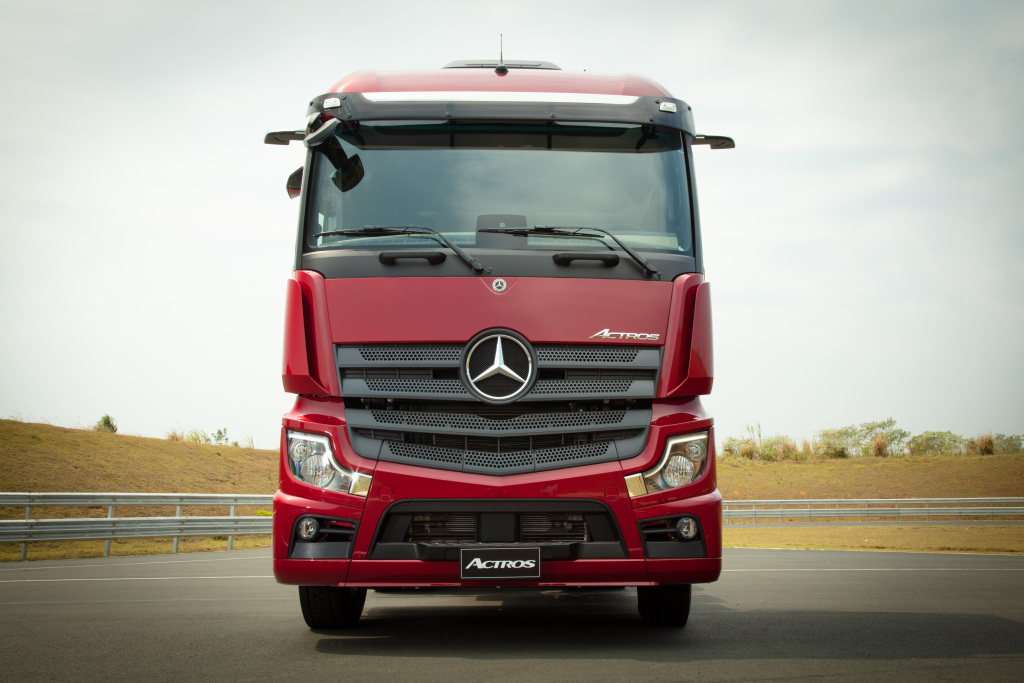 Pictures: The new Mercedes-Benz Actros customised for Brazil