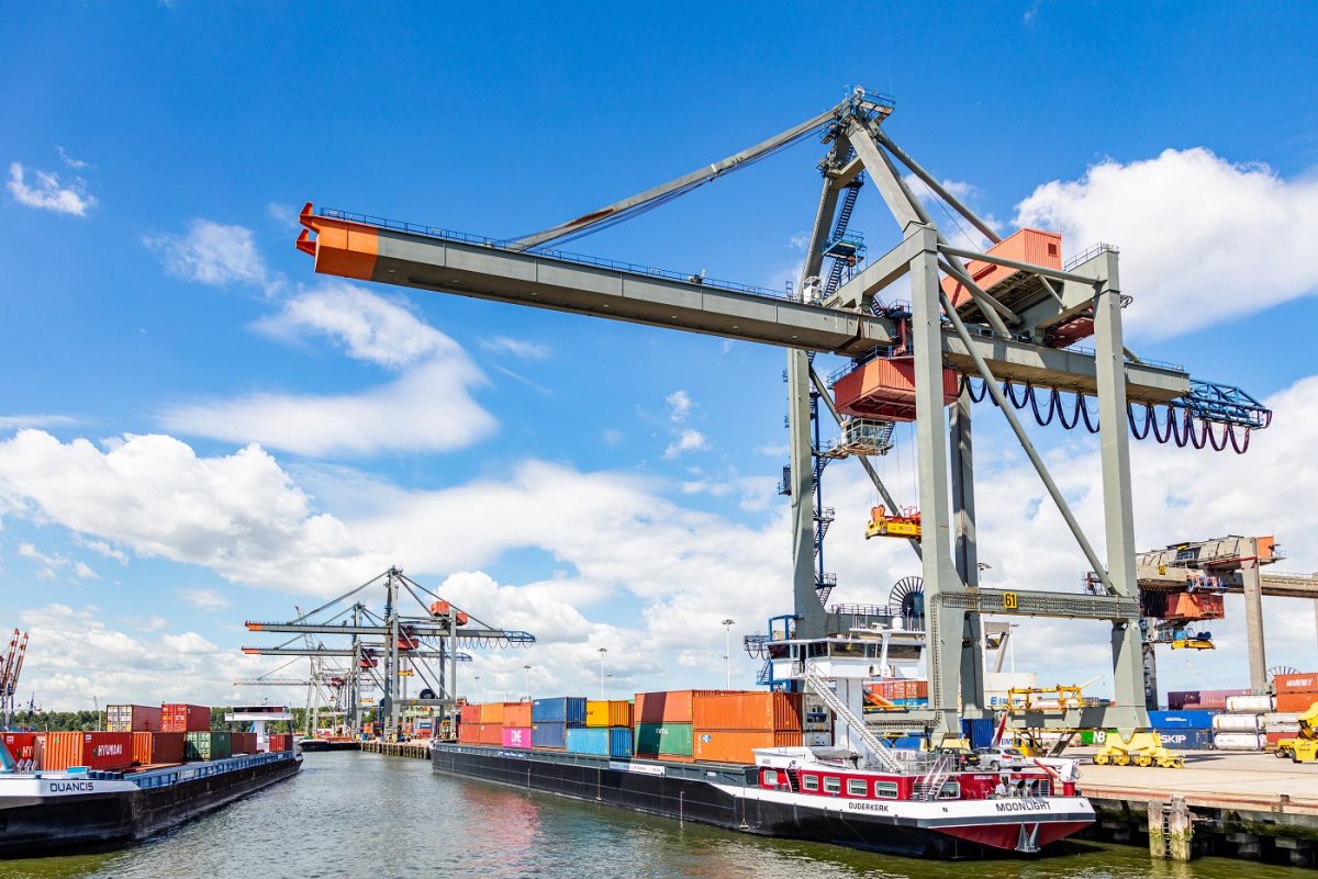 Recommended minimum safety features for quay container cranes - PMV ...