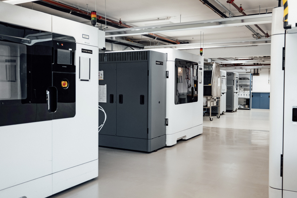 Mercedes-Benz offers support to fight COVID-19 with 3D printing of medical equipment