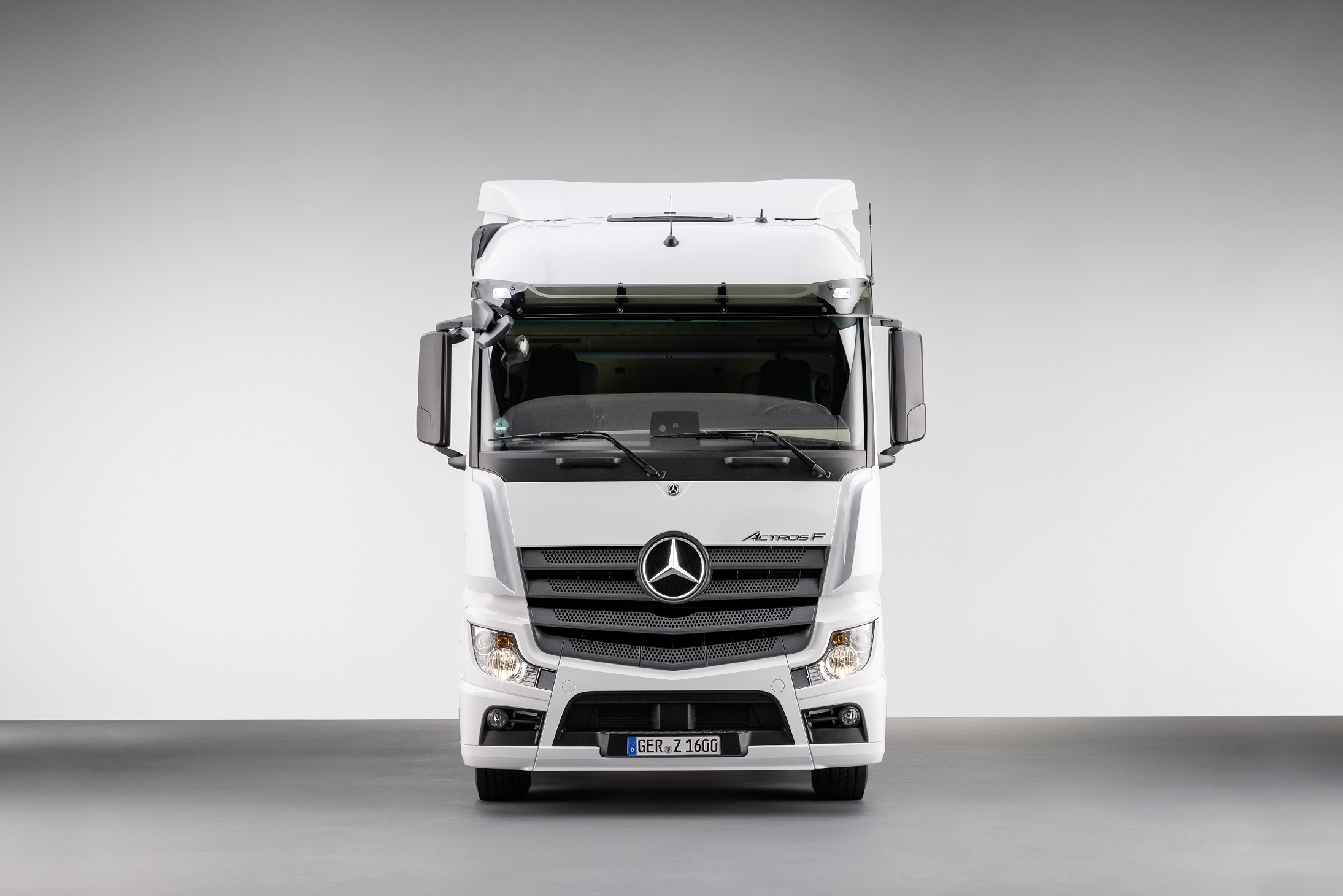 Pictures: The Mercedes-Benz Actros F - PMV Middle East