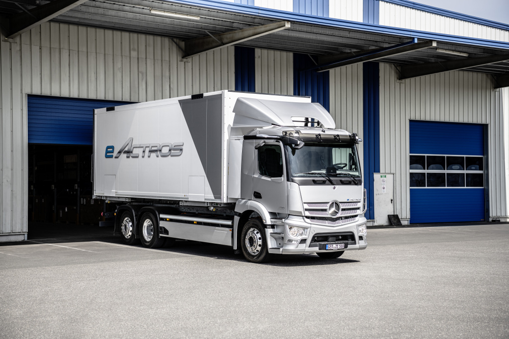 Mercedes-Benz to start series production of the eActros this year at its largest truck assembly plant in Germany