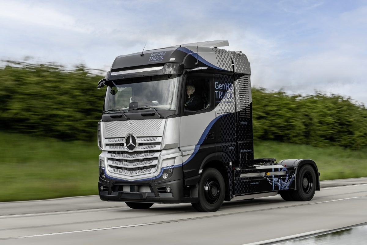 Pictures: Daimler Truck begins testing of enhanced prototype of Mercedes-Benz GenH2 Truck