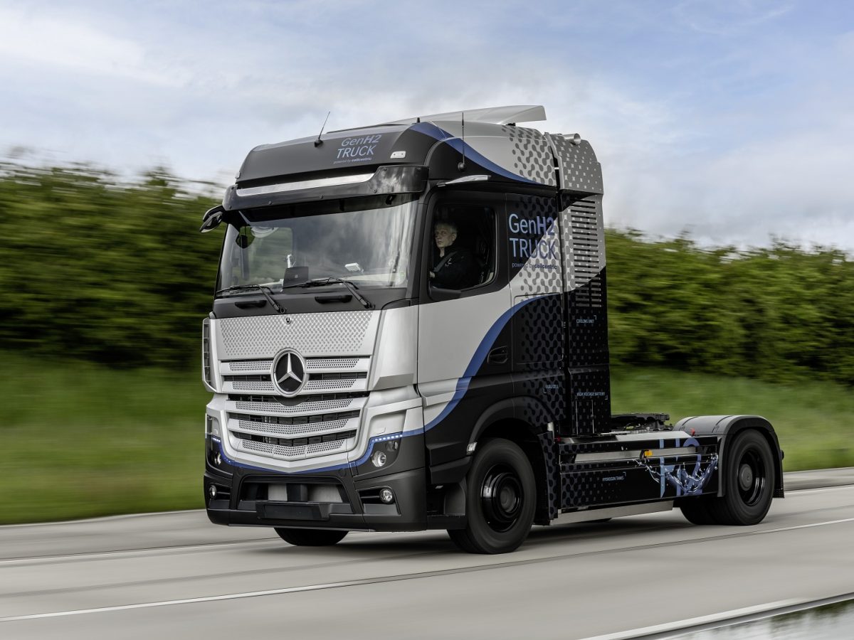 Pictures: Daimler Truck begins testing of enhanced prototype of Mercedes-Benz GenH2 Truck