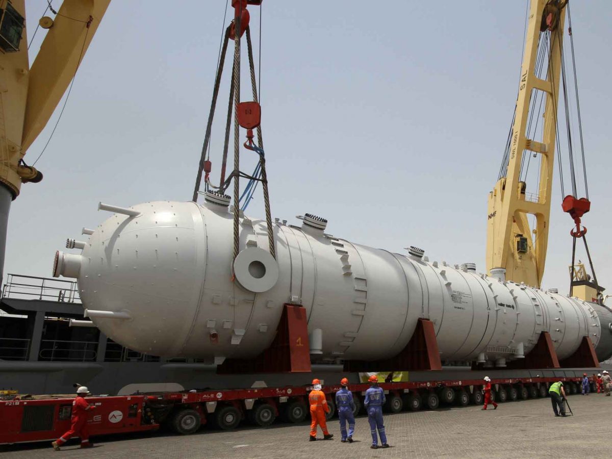 Musaffah Port achieves heavy-lift record