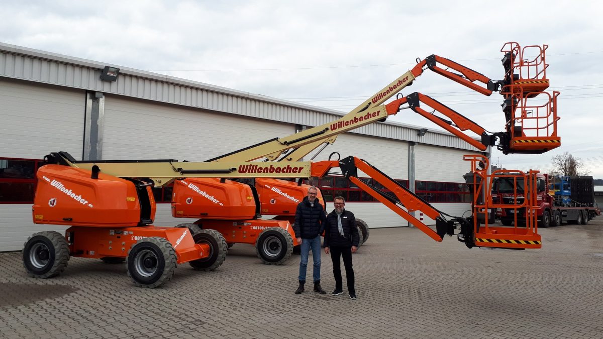 JLG delivers first of ten new 460SJ HC3 AWPs to rental company in Germany