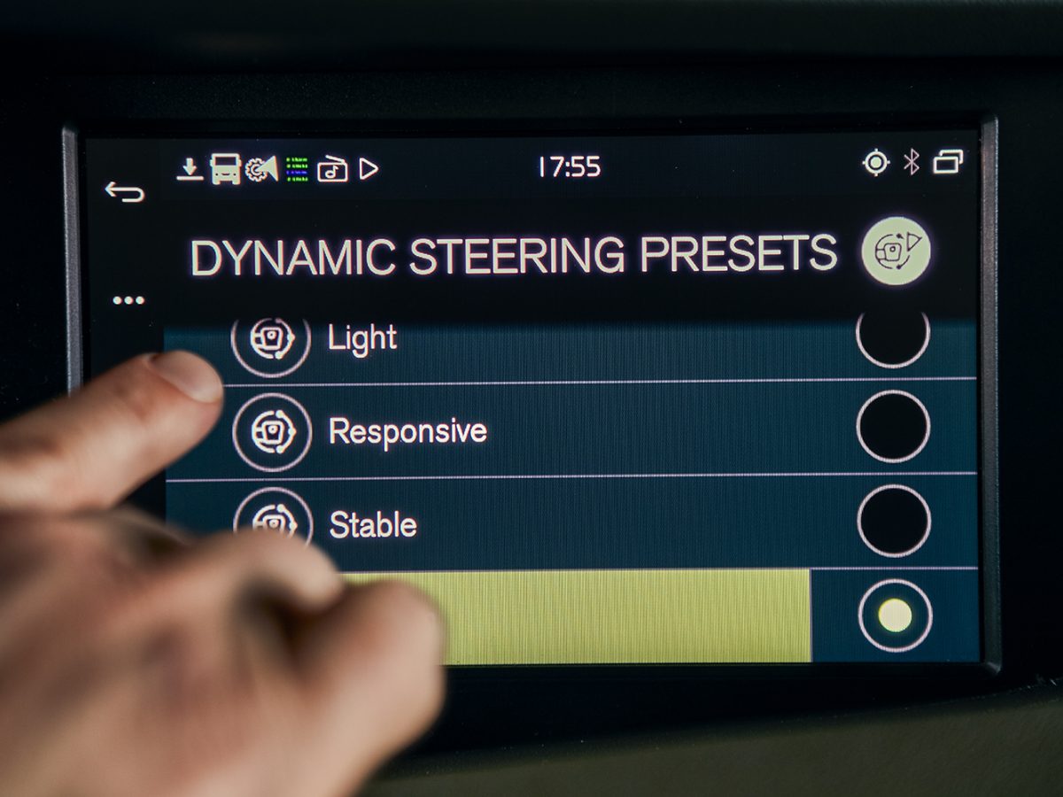 Video: Steering response customisation and road lane tracking on Volvo Trucks