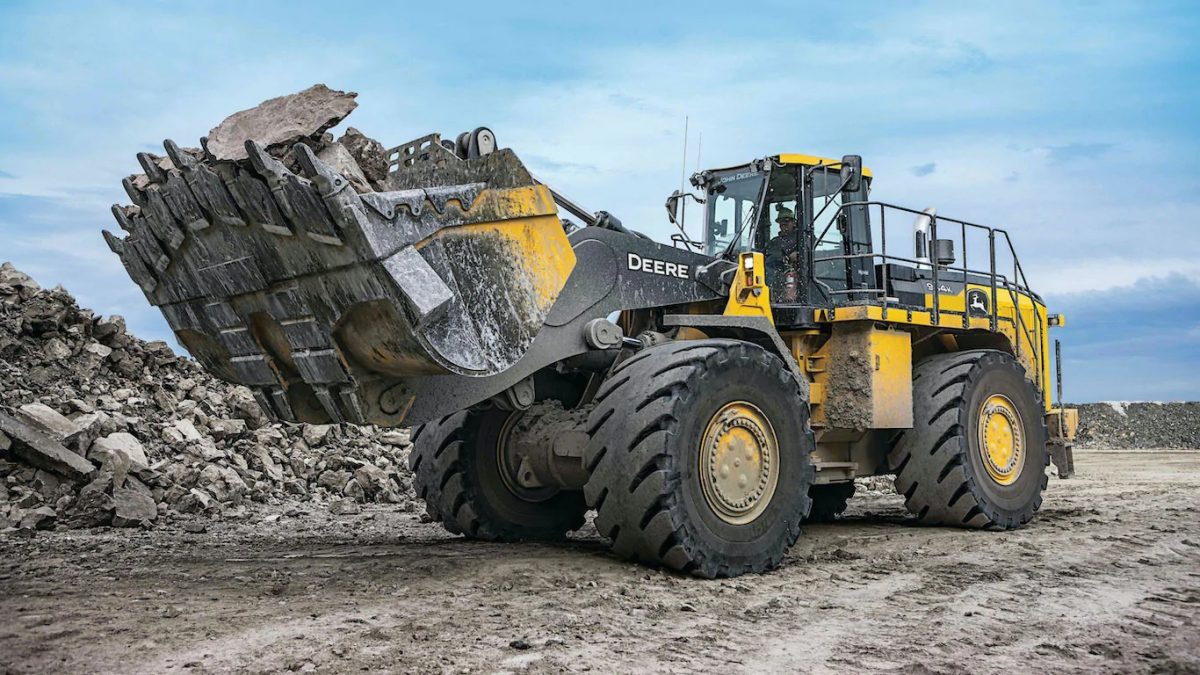 John Deere 944K hybrid wheel loader reaches 1 Million field hours