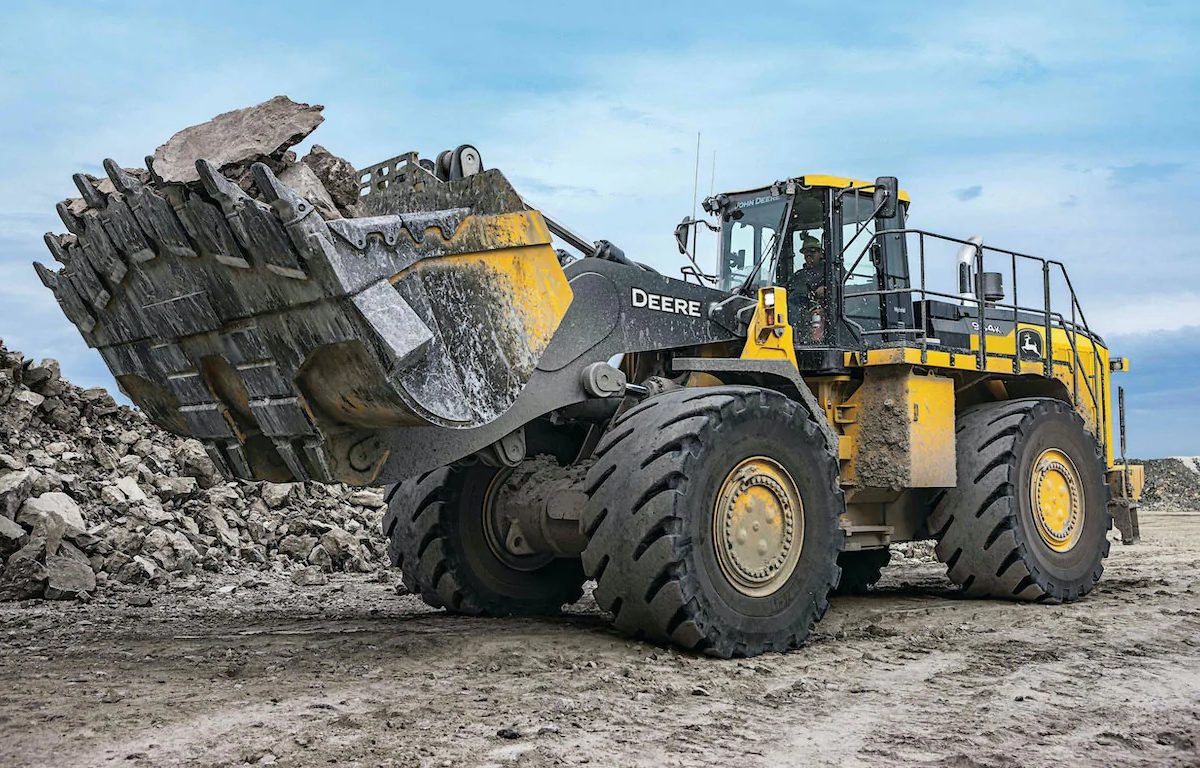 John Deere 944K hybrid wheel loader reaches 1 Million field hours