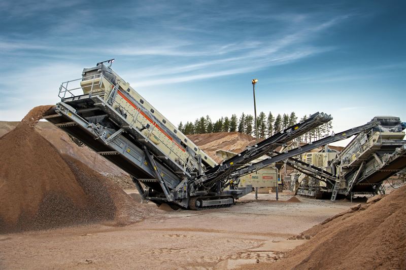 Metso introduces new large-capacity Lokotrack ST4.10 mobile screen to North American aggregate markets