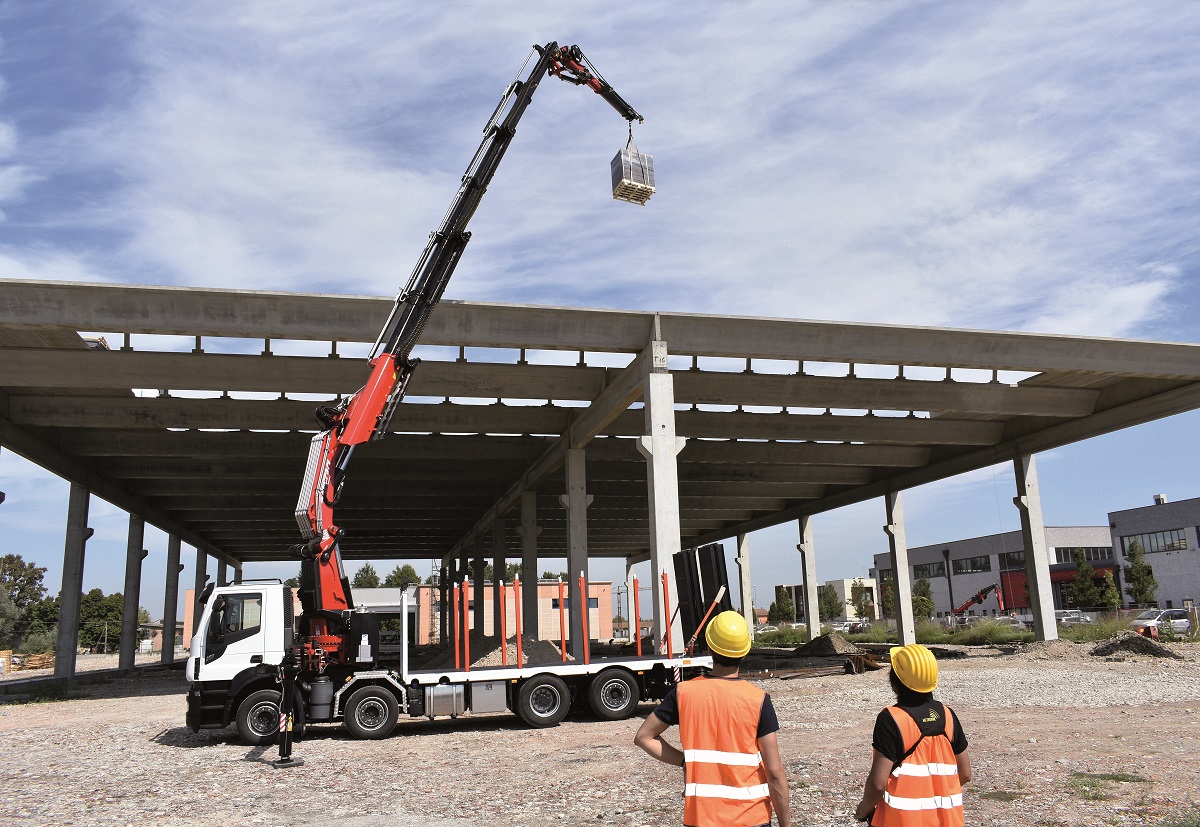 F.lli Ferrari adds 60tm cranes to its New Age range