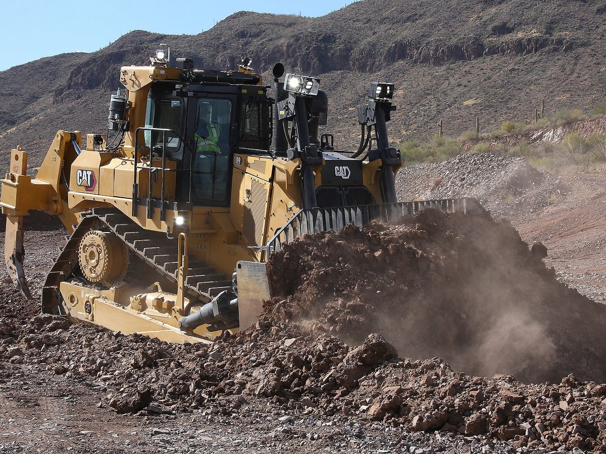 Cat's new D9 dozer replaces D9T model