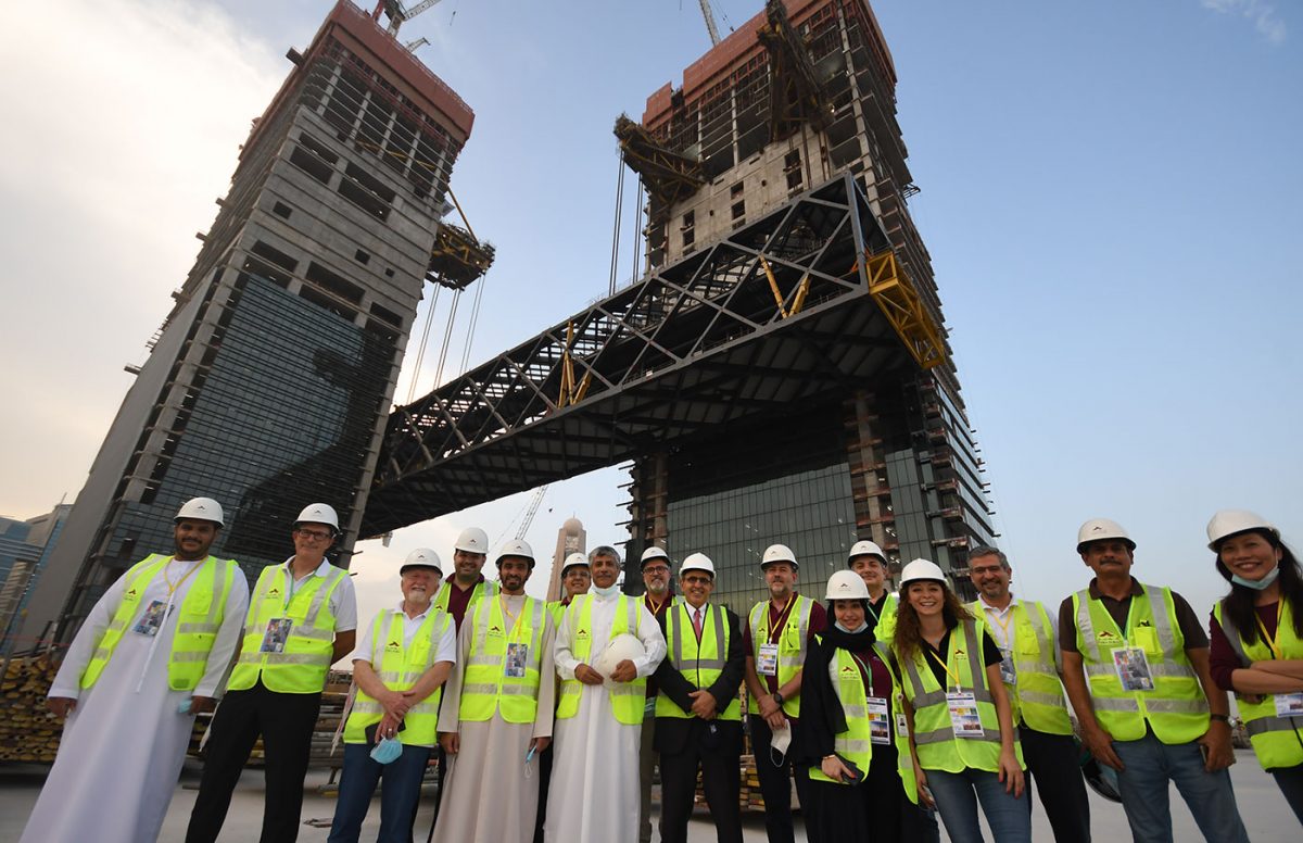 First section of One Za’abeel's Link lifted to 100 meters above ground level