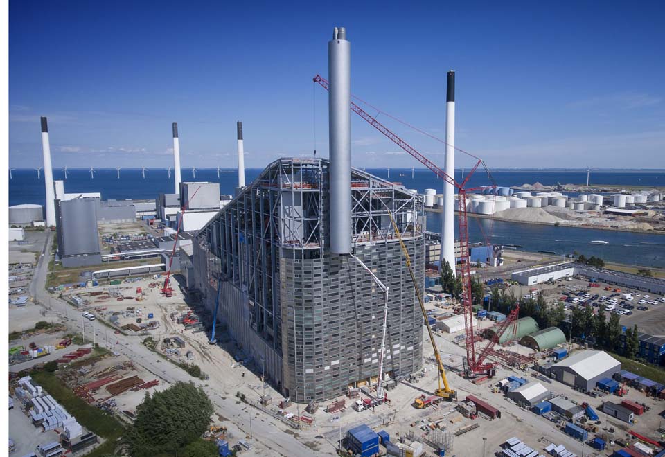 Genie booms build waste plant with ski slope roof