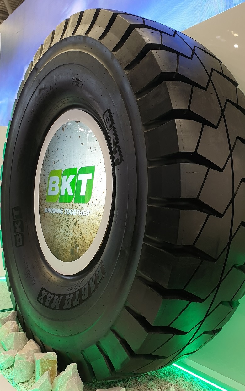 Video: OTR tyres at Bauma 2019