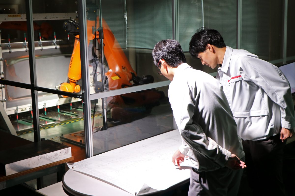 Nissan teaches robots to make replacement parts for cars