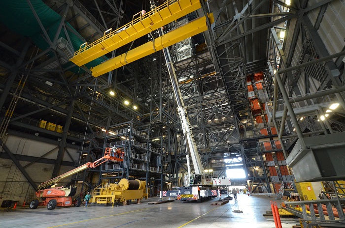 21st Century crane dismantles NASA workhorse