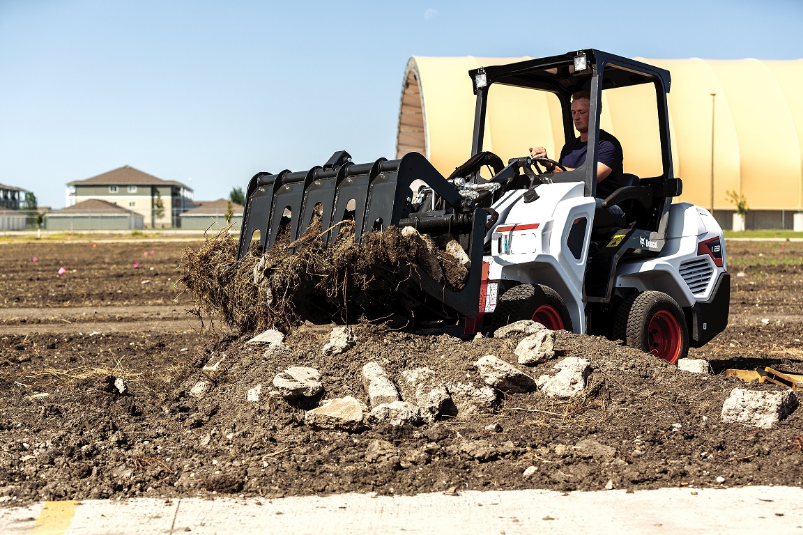 Pictures: The Bobcat L23 and L28 small articulated loaders