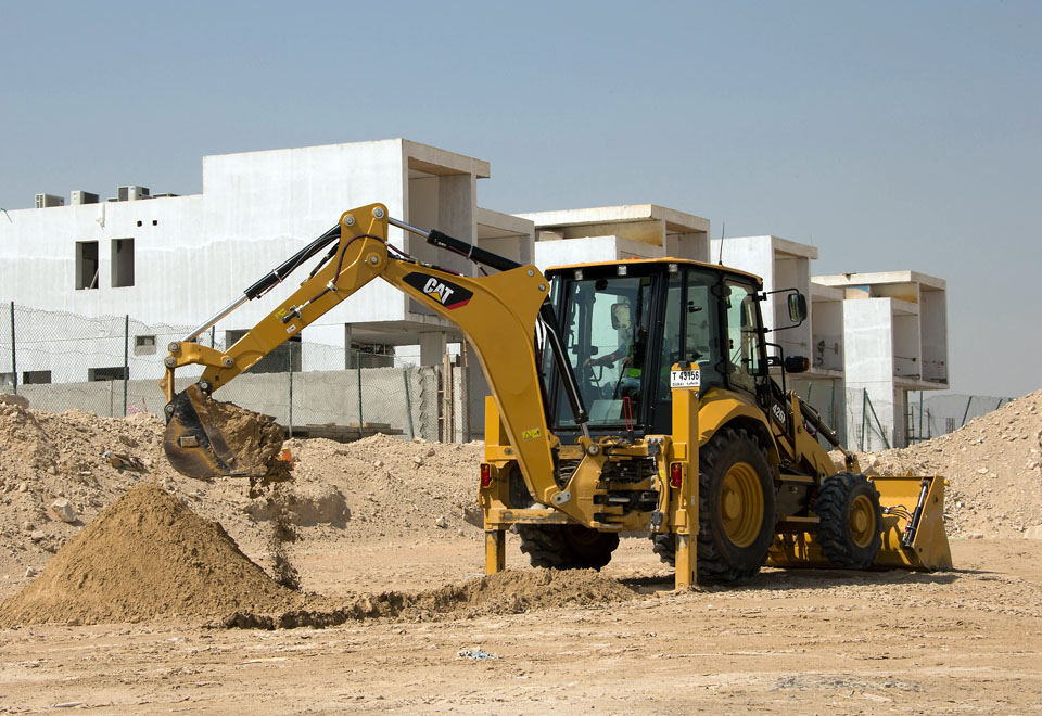 Caterpillar adds harsh climate suited 426F2 to backhoe loader line