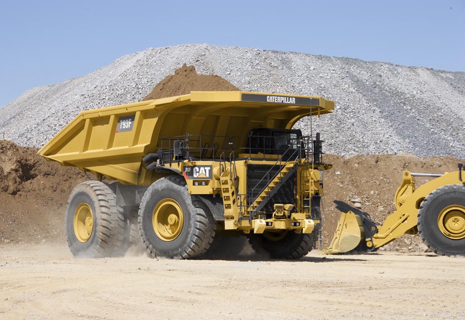 Caterpillar to develop autonomy for Komatsu trucks