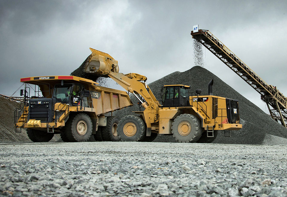 Caterpillar unveils electric drive loader with 25% greater efficiency