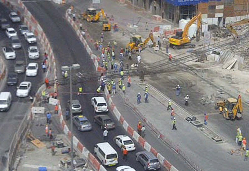 Crane collapse collects building in UAE capital