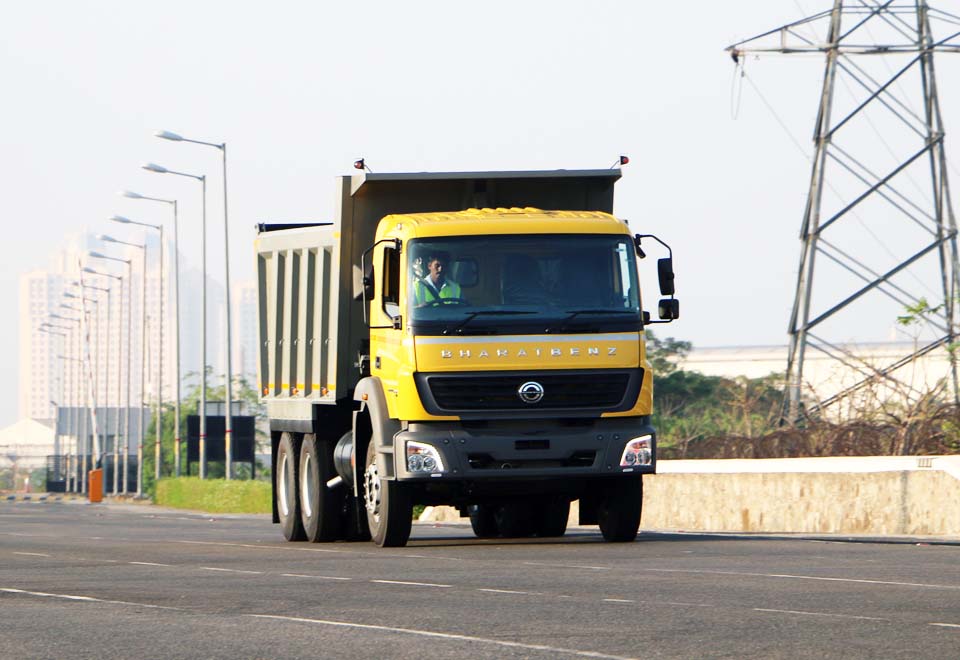 Daimler India celebrates BharatBenz milestone, eyes Middle East exports