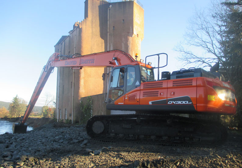 Doosan excavator stops collapse of Scottish castle