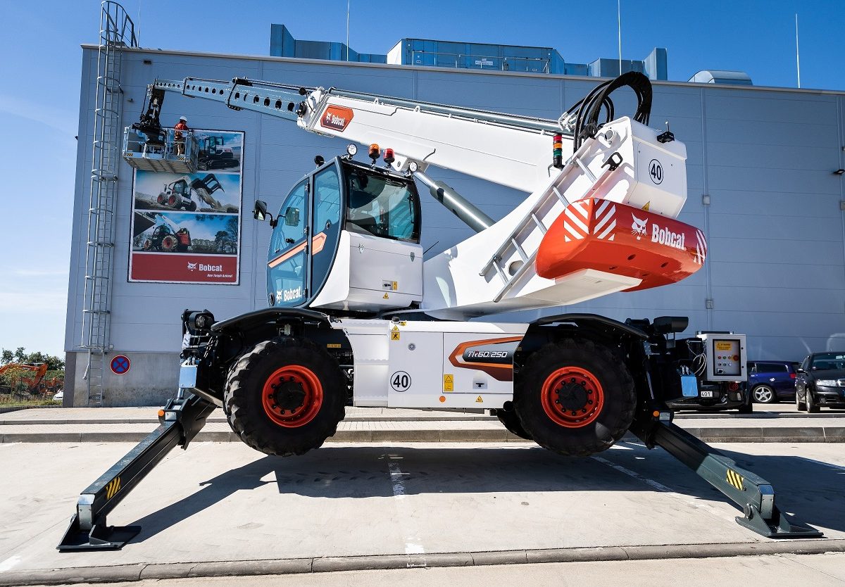 Bobcat launches new generation of rotary telehandlers