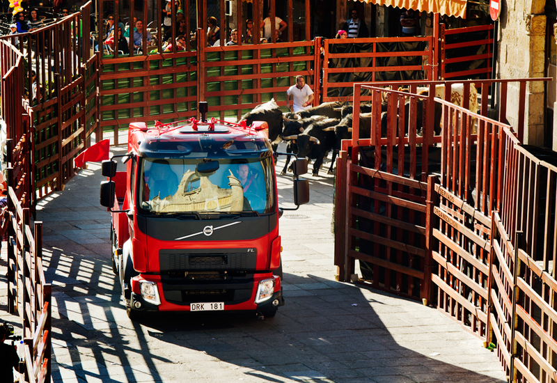 Volvo's new FL truck takes part in bull run