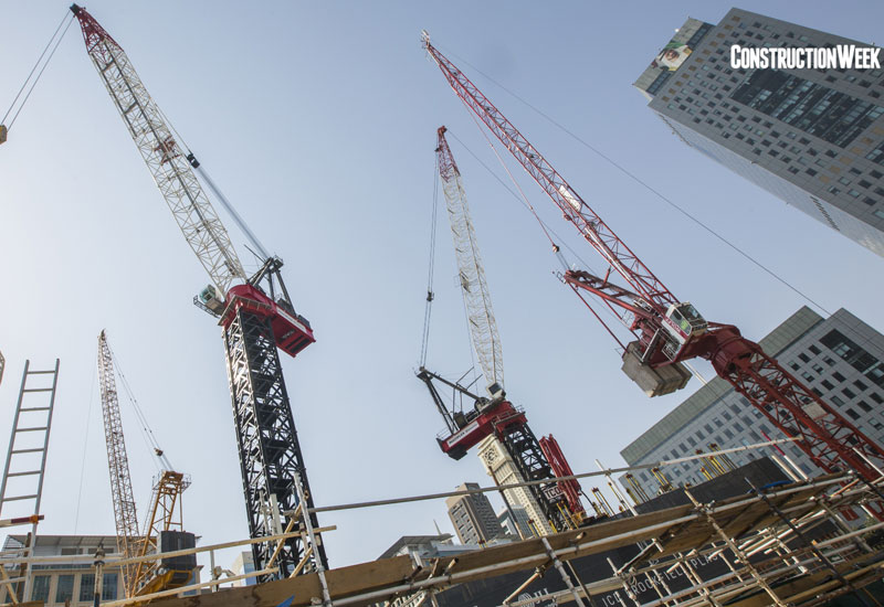 Video: World's largest luffing jib tower crane at work in Dubai