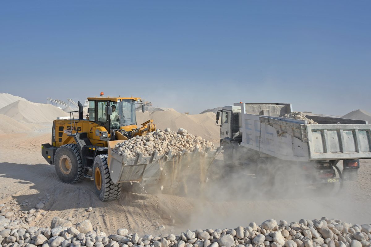 Naeem Dhofar Trading Company employs SDLG F-series for loading wadi stone