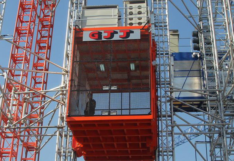 GJJ assembling Dubai crane base