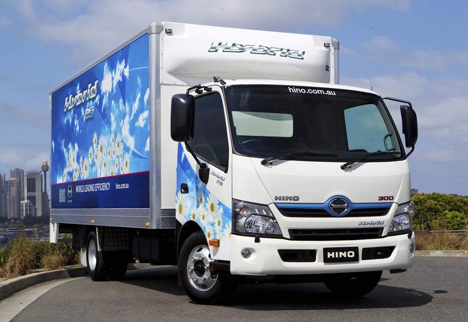 Al-Futtaim Motors debuts first hybrid truck in UAE