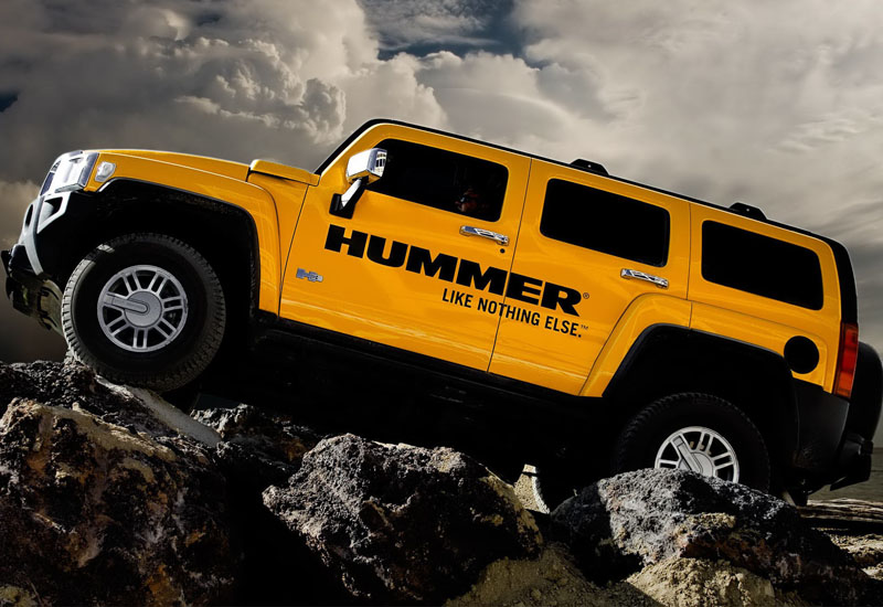 GM recalls Hummers after vehicle fires burn three