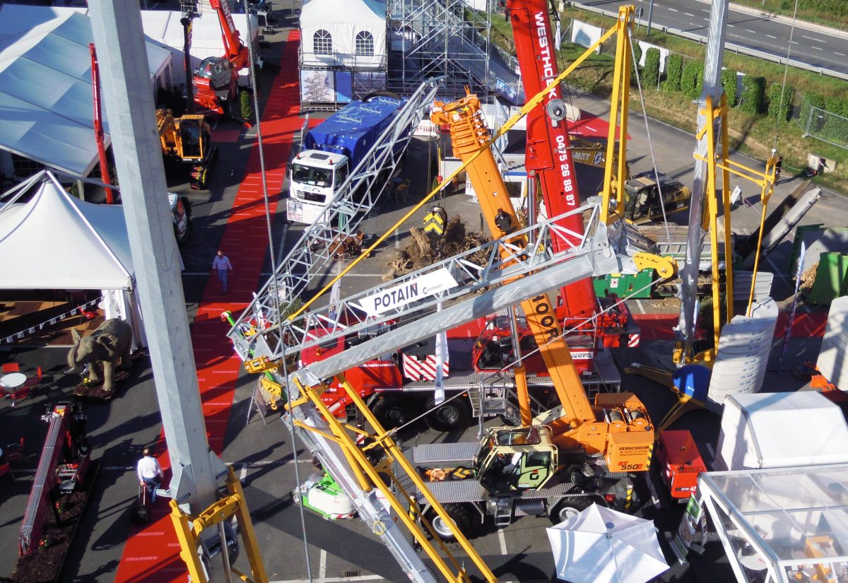 New Potain dealer showcases cranes at Matexpo 2013