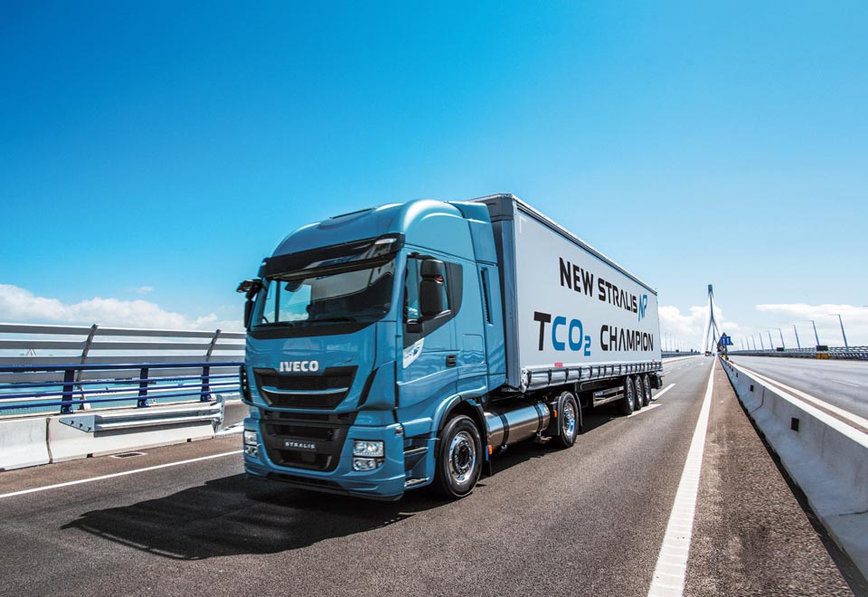 Iveco New Stralis NP wins gas industry award