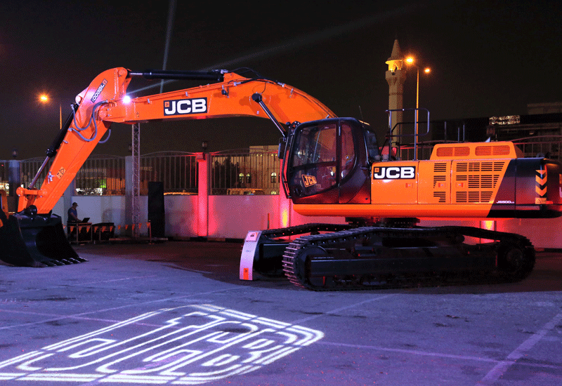 Mannai launches JCB's 50-tonne excavator in Qatar