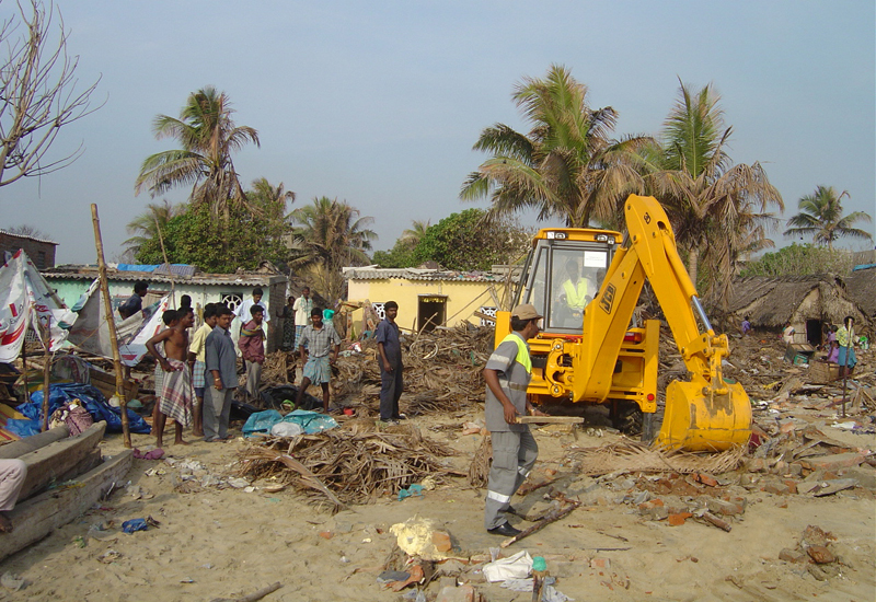 JCB donates $500,000 of kit to Philippines