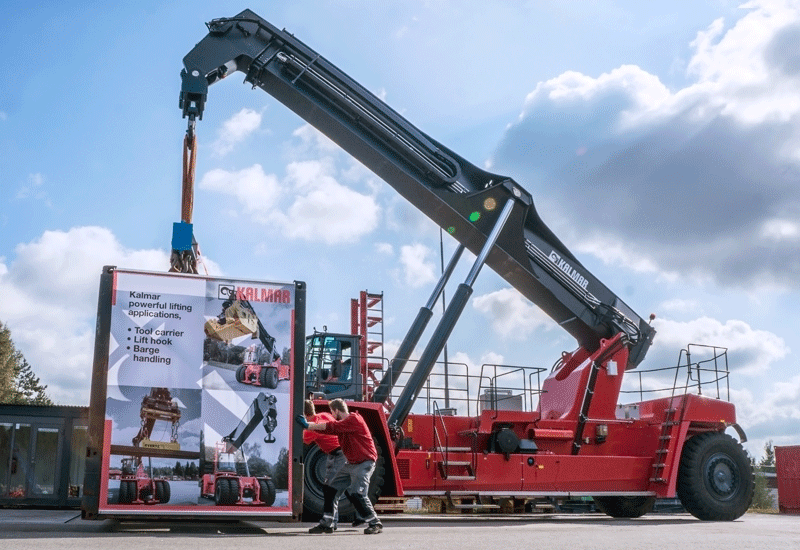 Kalmar Super Gloria pulls off record-breaking lift