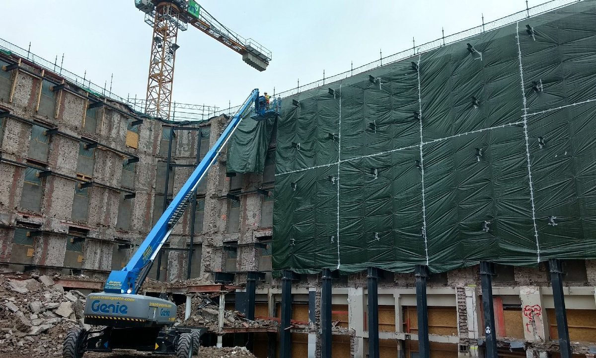 Pictures: Genie SX-105 XC boom lift at the Dom-Hotel demolition site in Cologne, Germany