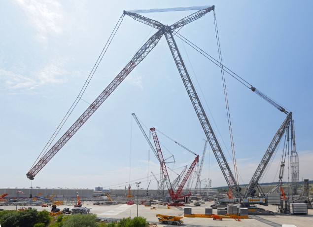 World's tallest crawler crane attests abilities