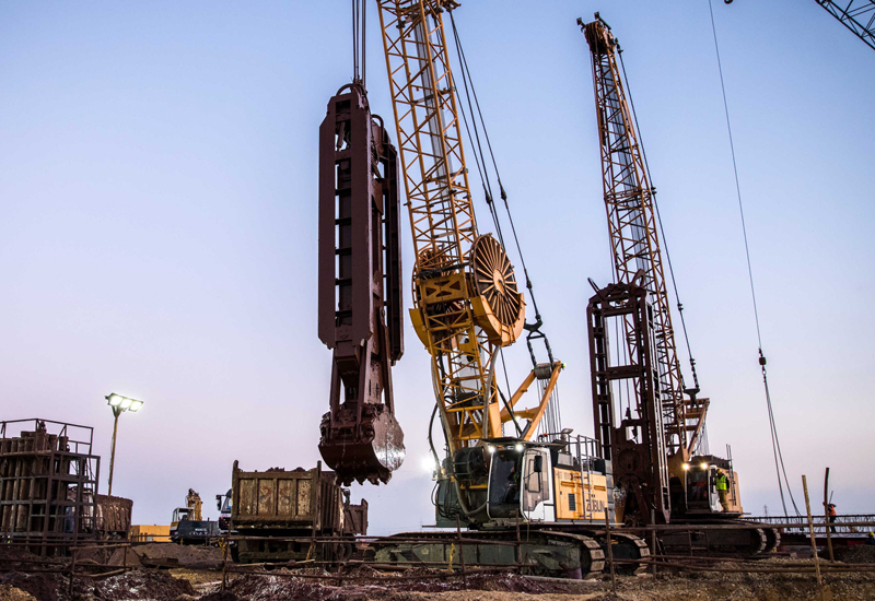 Liebherr crawlers support Suez Canal infra project