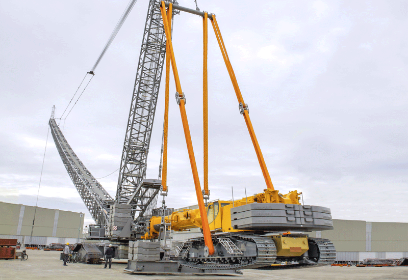 Liebherr system uses second crane as counterweight