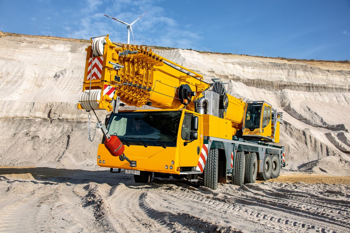 Al Faris orders 36 Liebherr mobile cranes worth $28 million