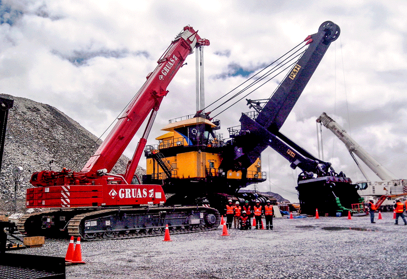 Telescopic Liebherr shows off mining capabilities