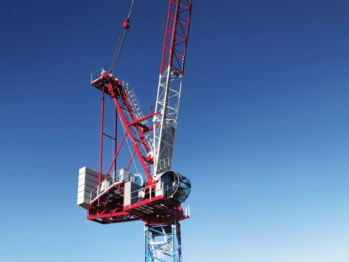 Raimondi unveils its most powerful luffing crane, the LR372